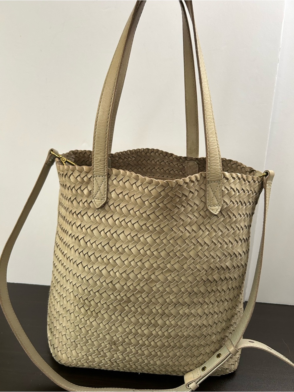 Madewell - The Medium Transport Tote: The Woven Edition in Ashen Sage Leather